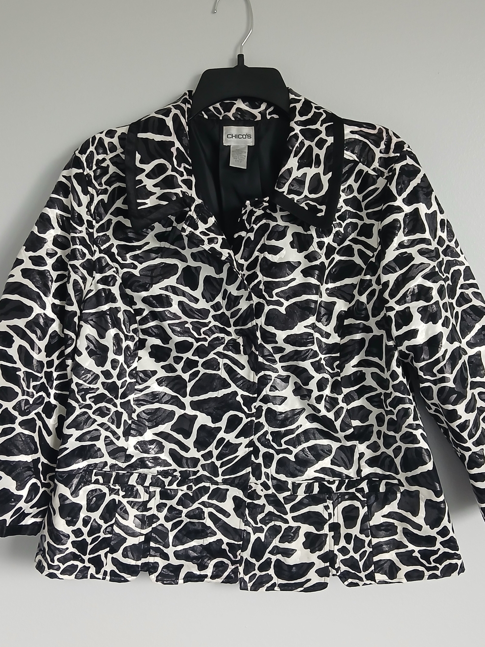 Chico's Black and White Abstract Peplum Jacket